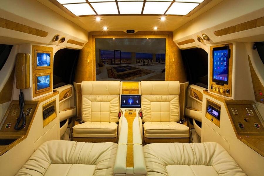  Cadillac Escalade Concept One by Lexani Motorcars 2014 года  (фото 6 из 13)